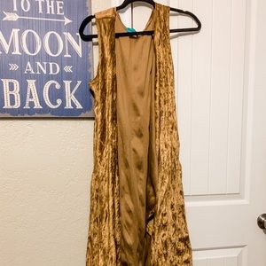 Velvet sleeveless duster